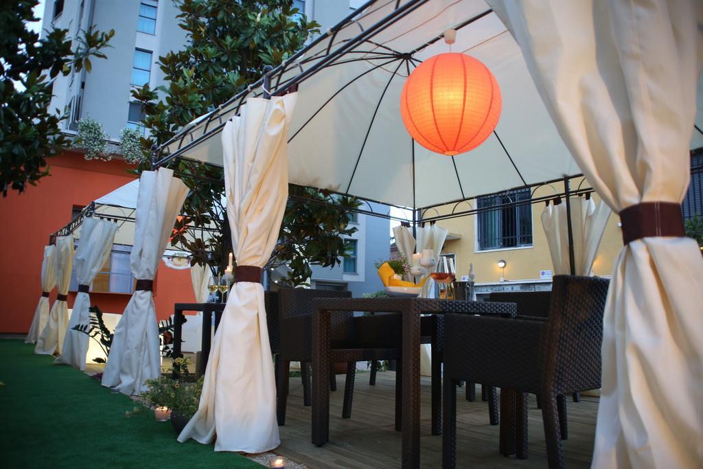 Mihotel Milan Exterior photo