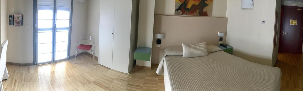 Mihotel Milan Exterior photo